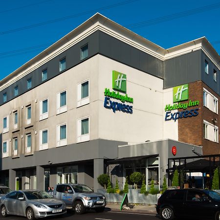 Holiday Inn Express London-Wimbledon-South, An Ihg Hotel Bagian luar foto