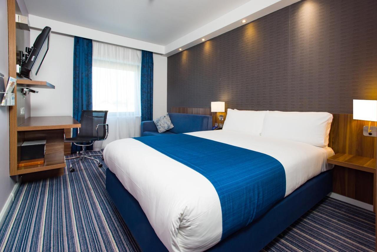 Holiday Inn Express London-Wimbledon-South, An Ihg Hotel Bagian luar foto