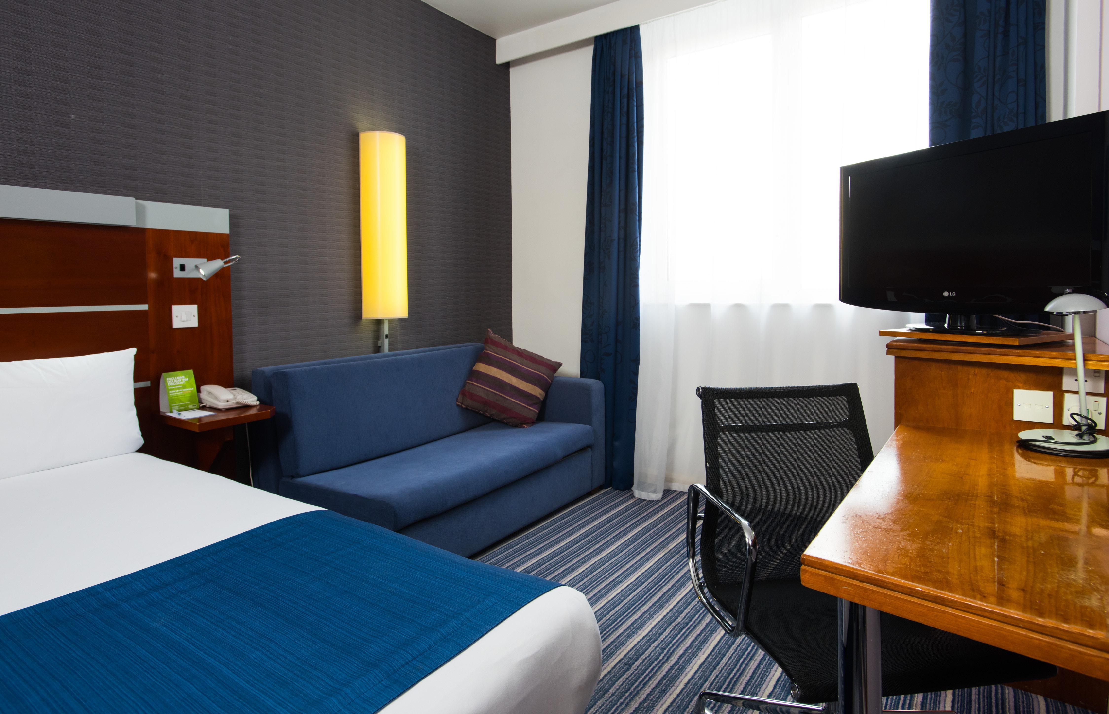 Holiday Inn Express London-Wimbledon-South, An Ihg Hotel Bagian luar foto