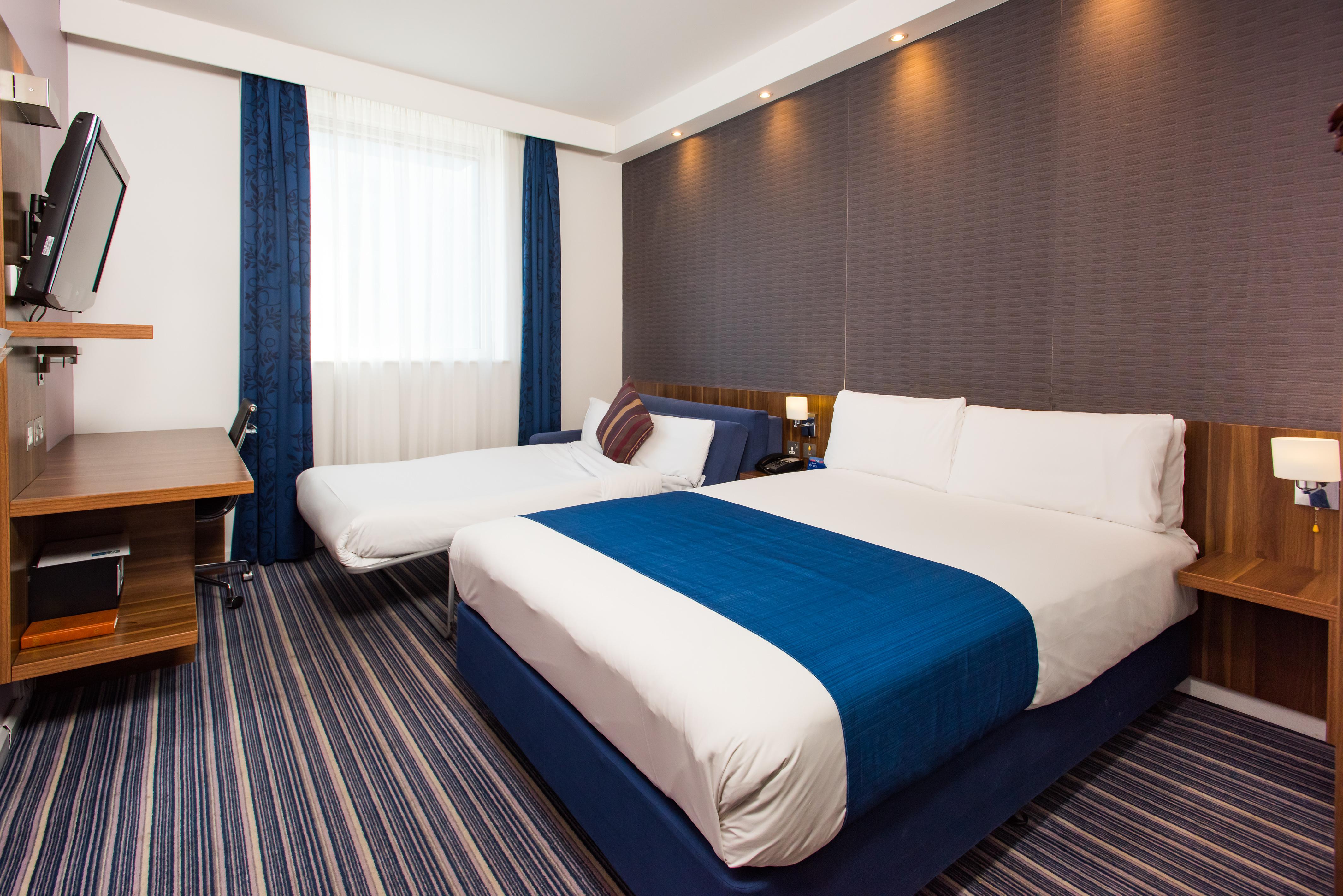 Holiday Inn Express London-Wimbledon-South, An Ihg Hotel Bagian luar foto