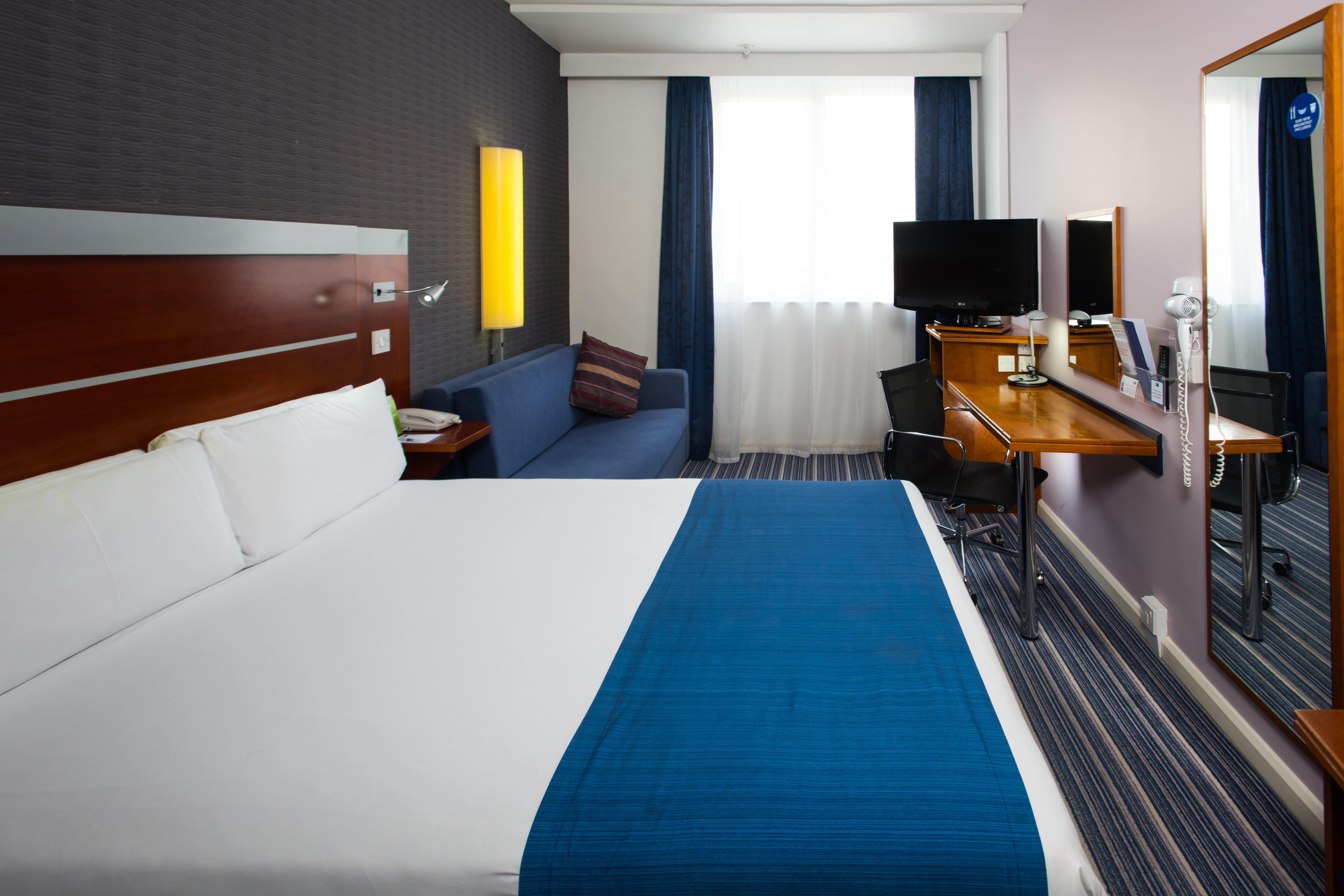 Holiday Inn Express London-Wimbledon-South, An Ihg Hotel Bagian luar foto