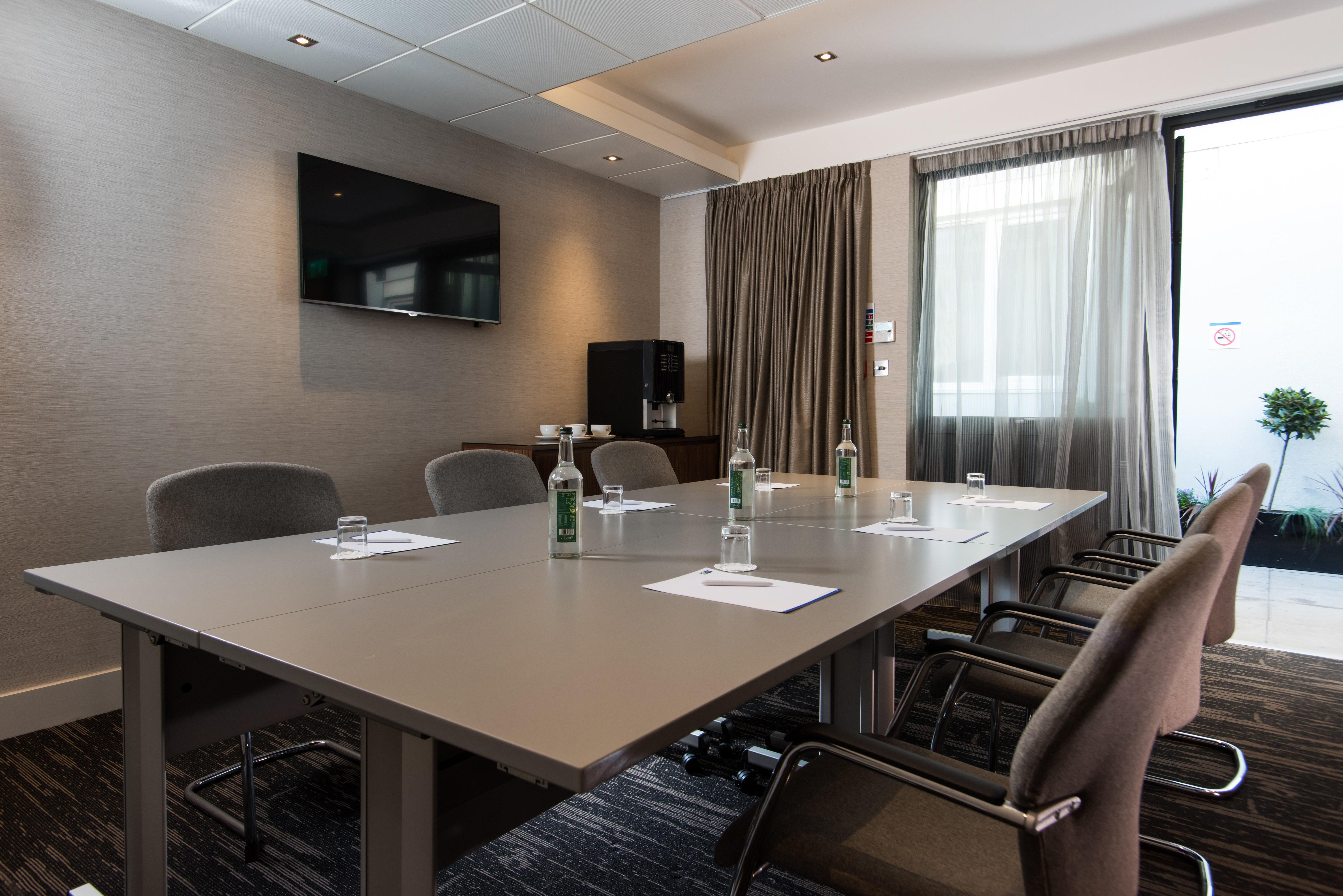 Holiday Inn Express London-Wimbledon-South, An Ihg Hotel Bagian luar foto