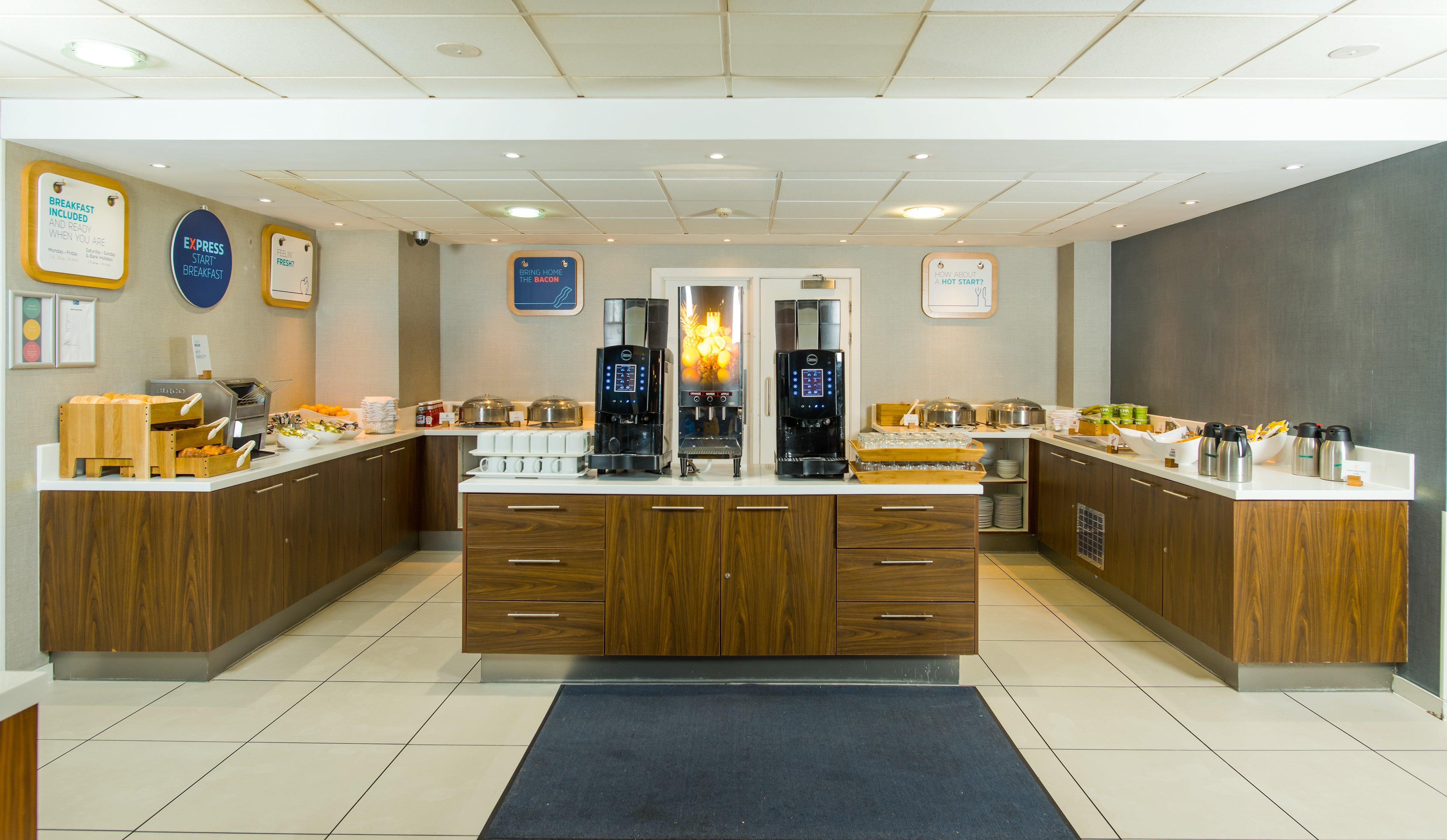 Holiday Inn Express London-Wimbledon-South, An Ihg Hotel Bagian luar foto