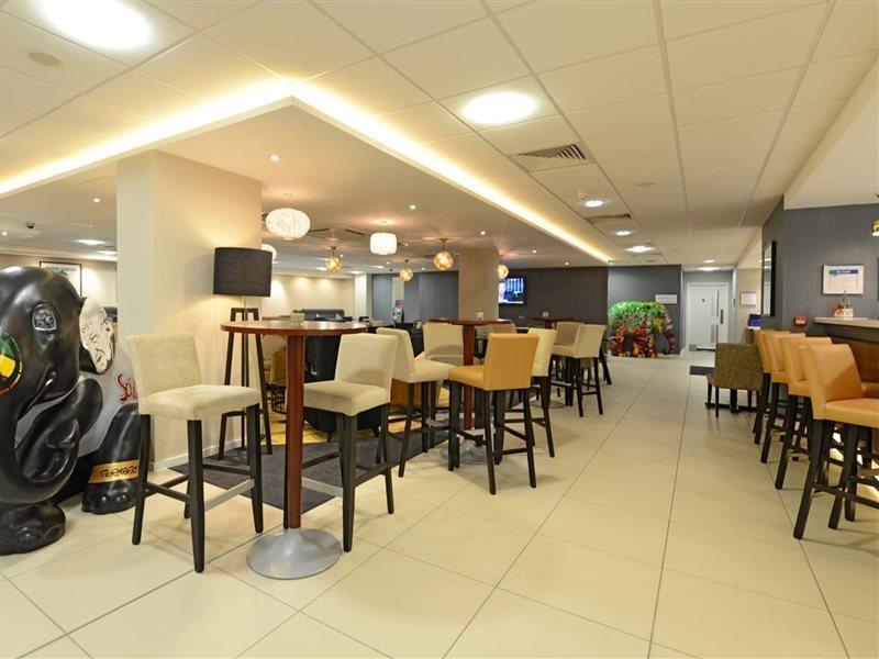 Holiday Inn Express London-Wimbledon-South, An Ihg Hotel Bagian luar foto