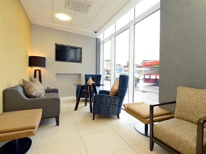 Holiday Inn Express London-Wimbledon-South, An Ihg Hotel Bagian luar foto