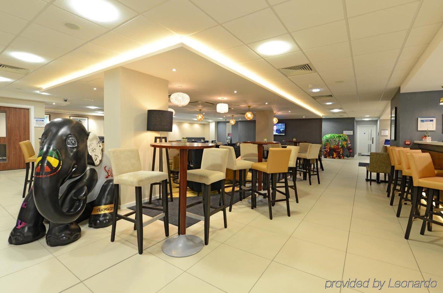 Holiday Inn Express London-Wimbledon-South, An Ihg Hotel Bagian luar foto